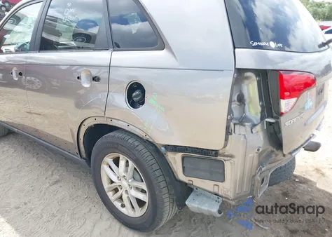 2015 Kia Sorento Lx z USA, uszkodzony, nr VIN 5XYKT3A64FG657620